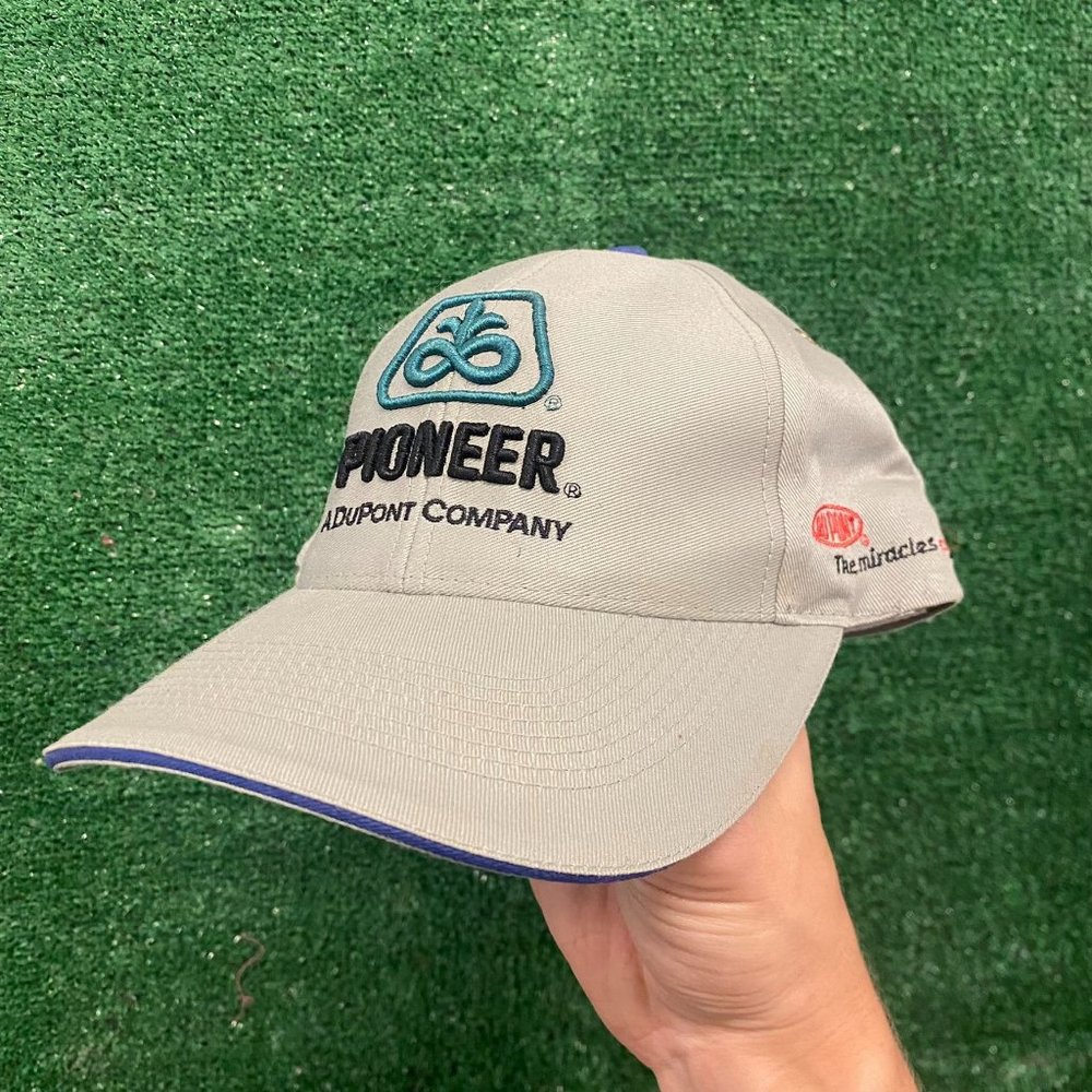 Pioneer DuPont Corn Farming Vintage Agriculture Baseball Cap